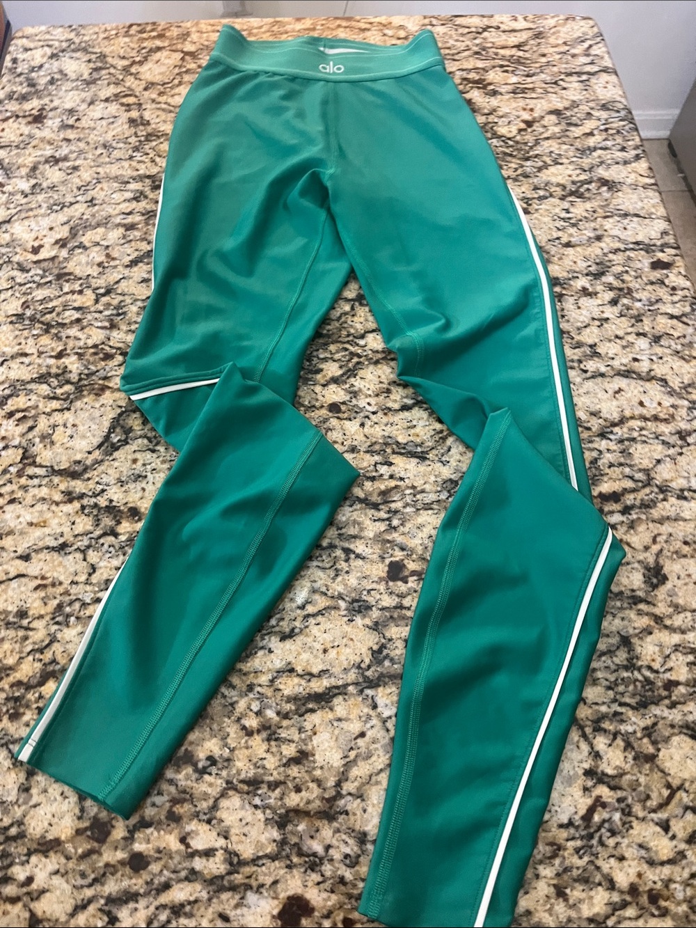 Alo Yoga Airlift High-Rise Leggings